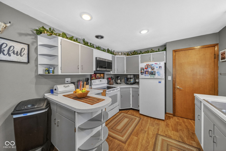 Listing Image 22