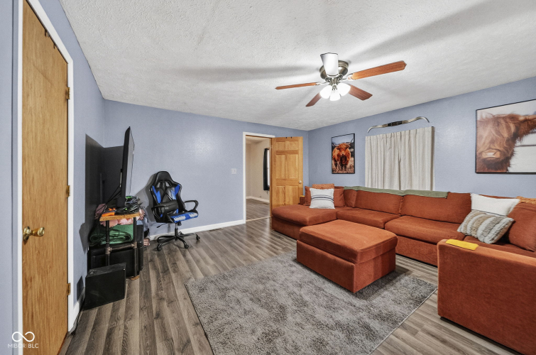 Listing Image 26