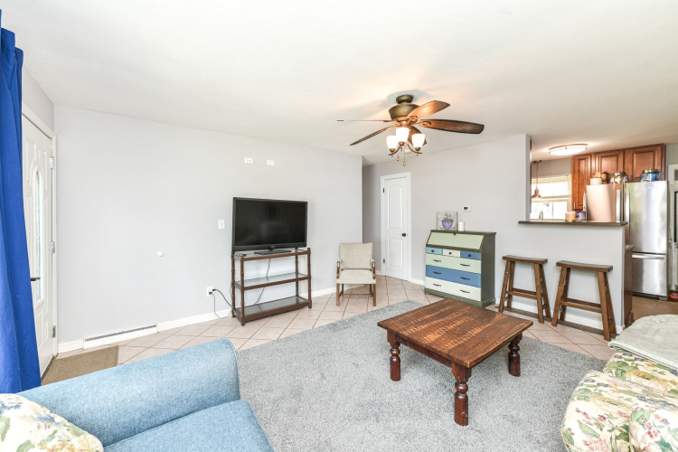 Listing Image 16
