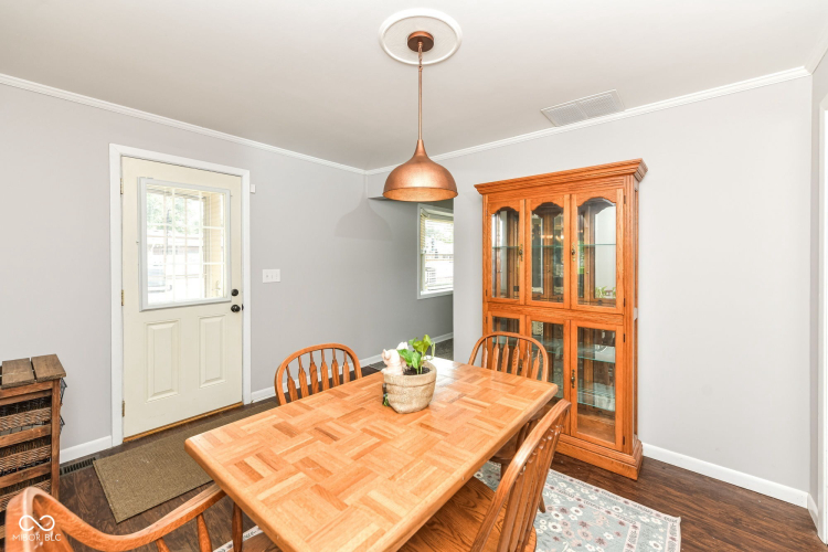Listing Image 17