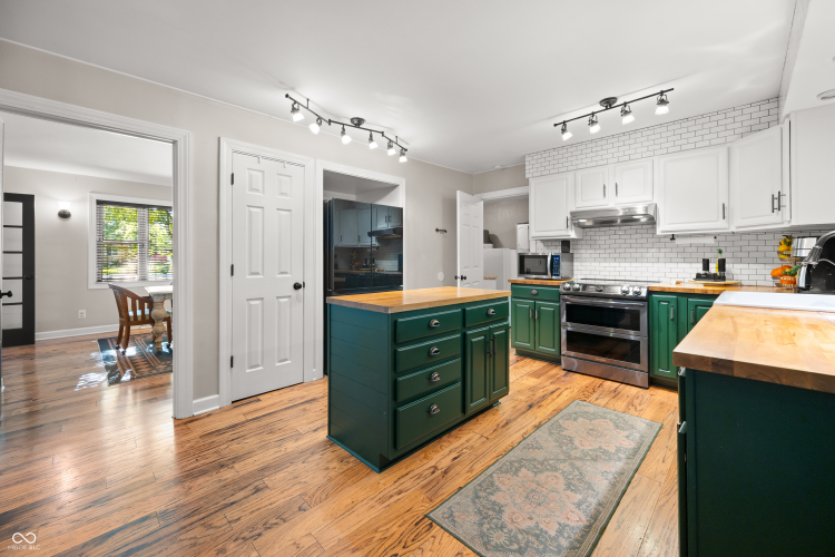 Listing Image 13