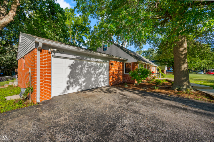 Listing Image 42
