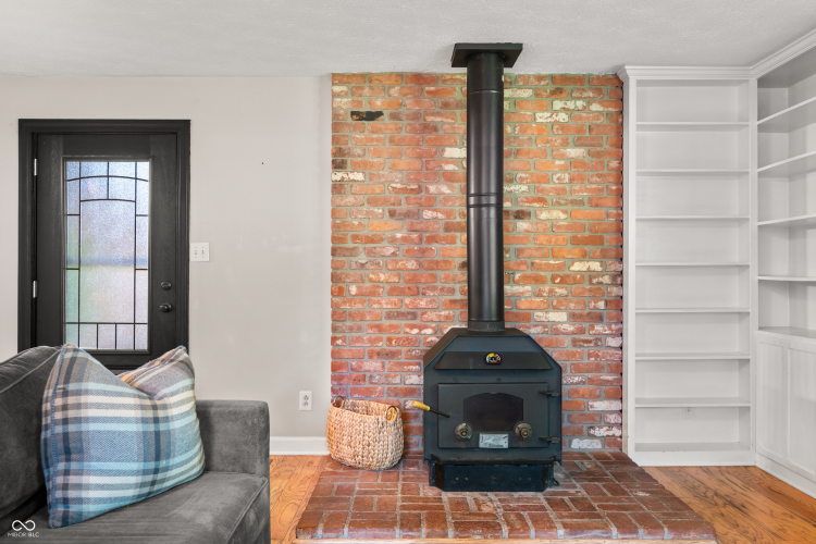 Listing Image 9