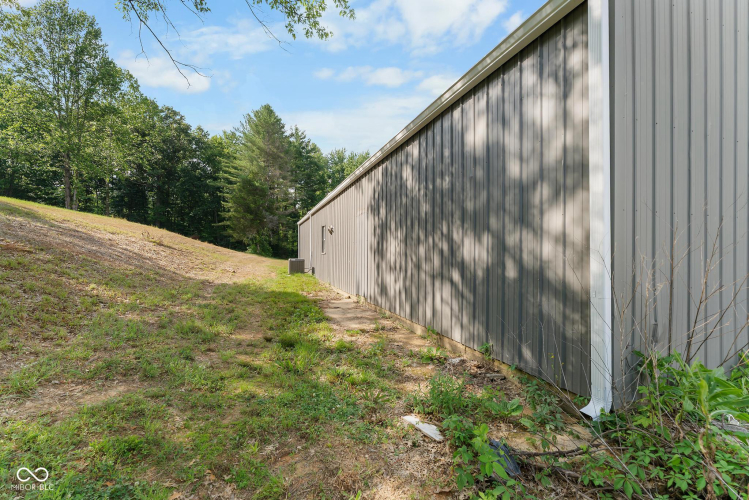 Listing Image 11