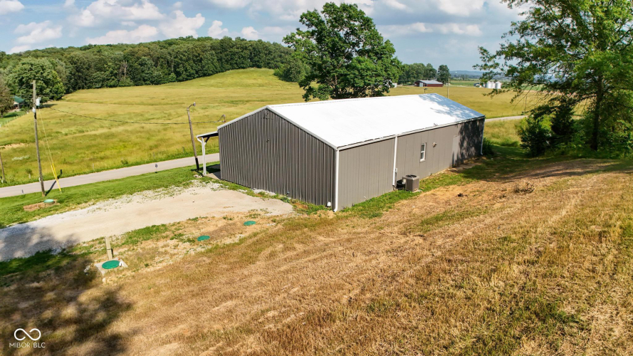 Listing Image 17