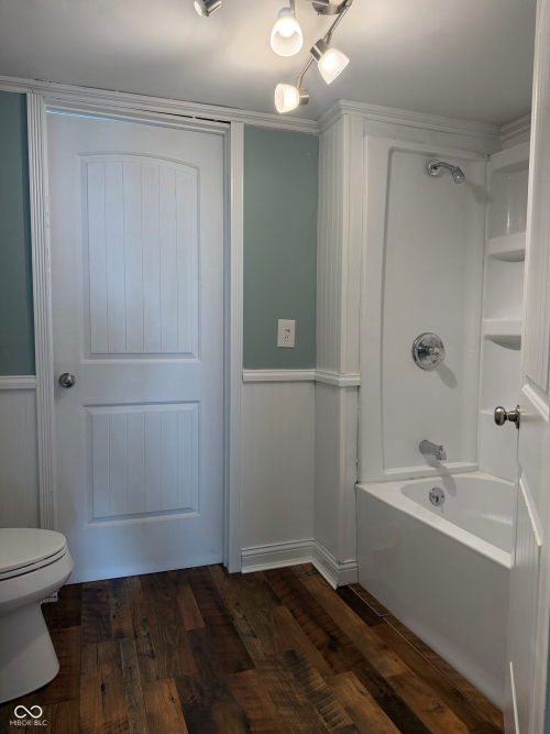 Listing Image 7