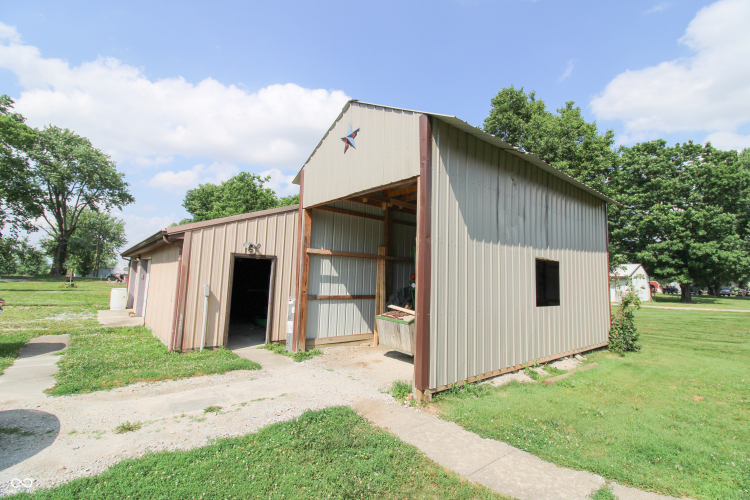 Listing Image 11