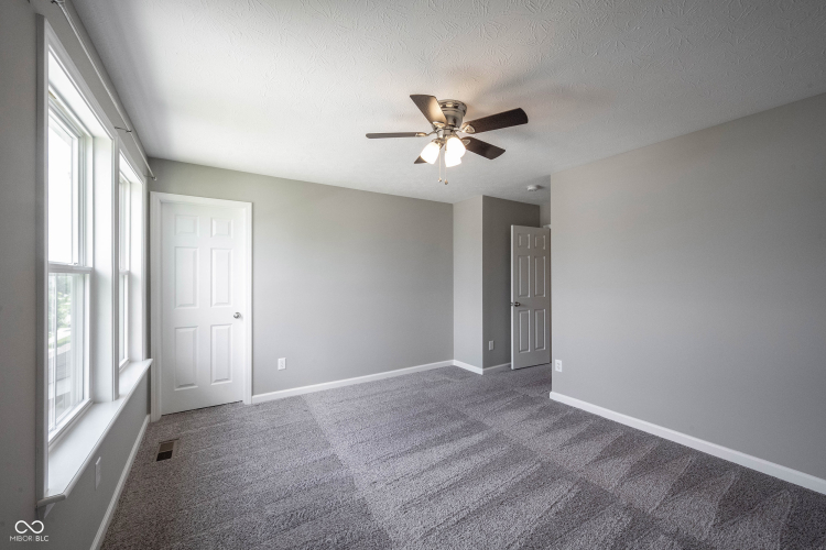 Listing Image 57