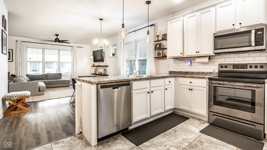 Listing Image 15