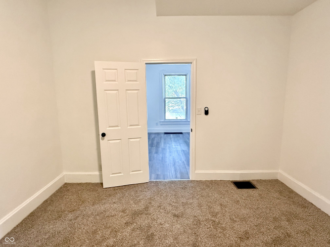 Listing Image 43
