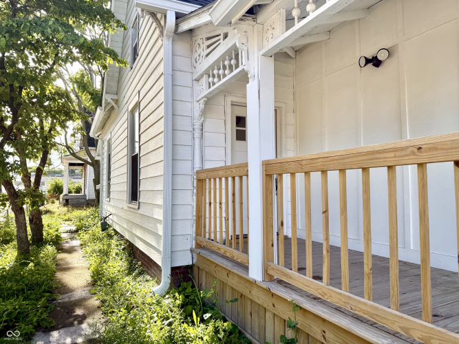 Listing Image 6
