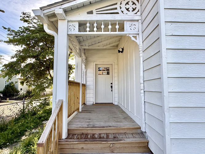Listing Image 8