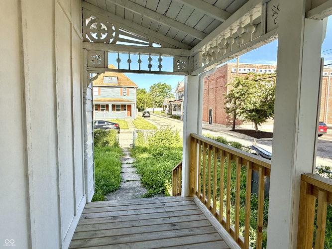 Listing Image 9