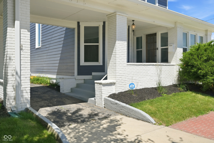 Listing Image 3