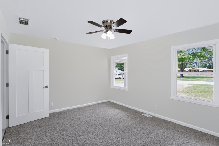 Listing Image 64