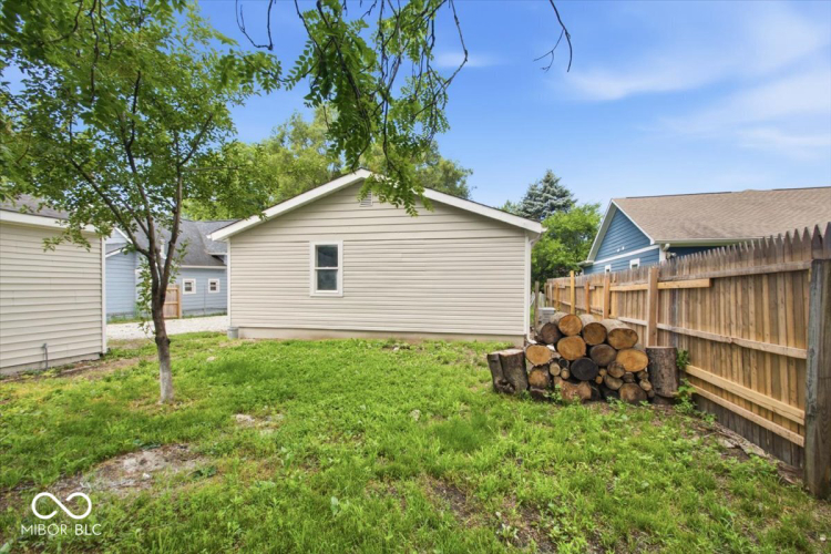 Listing Image 20