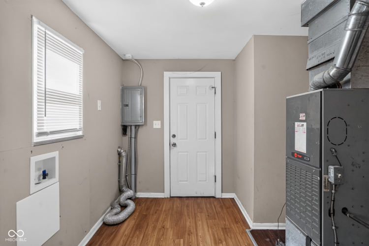 Listing Image 18