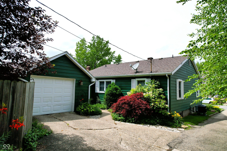 Listing Image 3