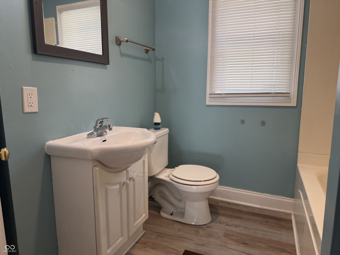 Listing Image 20