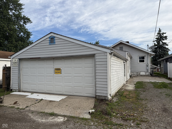 Listing Image 5