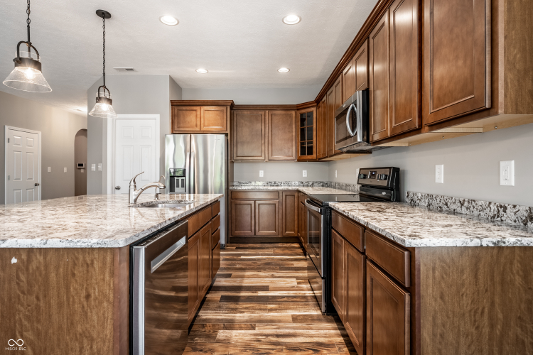 Listing Image 14