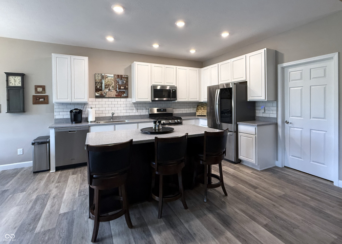 Listing Image 9
