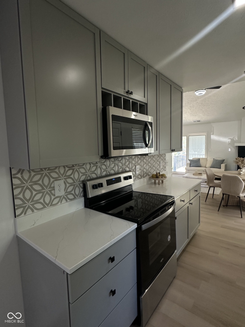 Listing Image 11