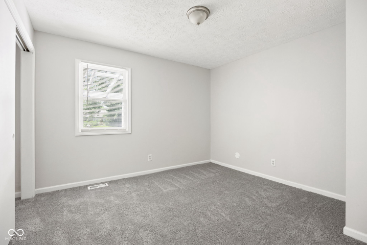 Listing Image 28