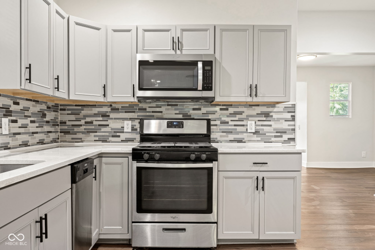 Listing Image 15