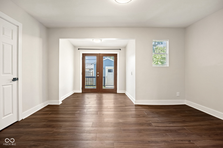 Listing Image 18