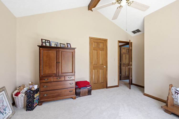Listing Image 37