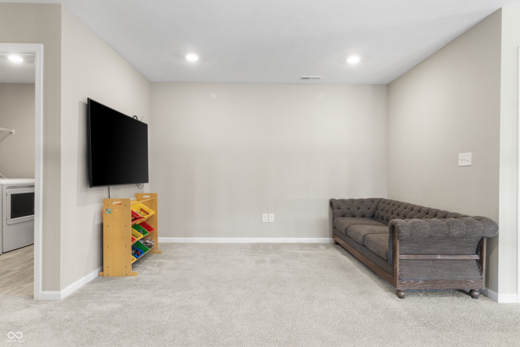 Listing Image 24