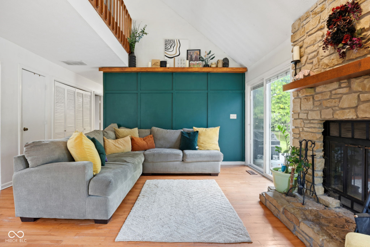 Listing Image 9