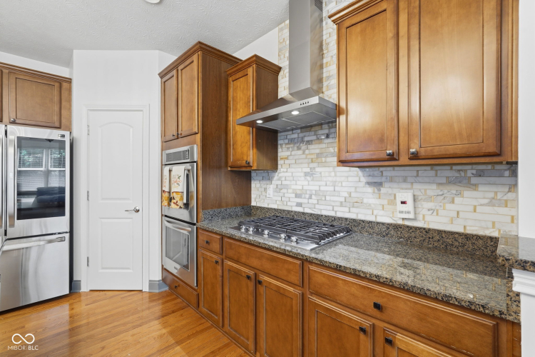 Listing Image 16