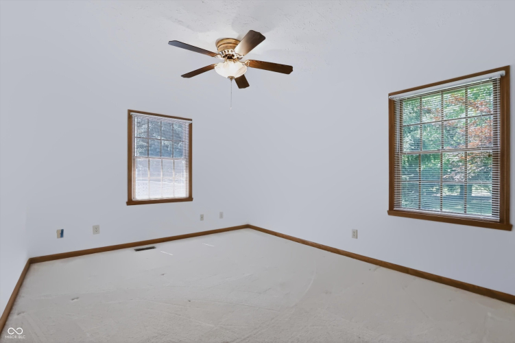 Listing Image 28