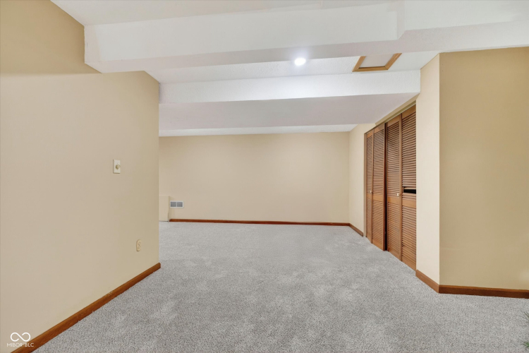 Listing Image 39