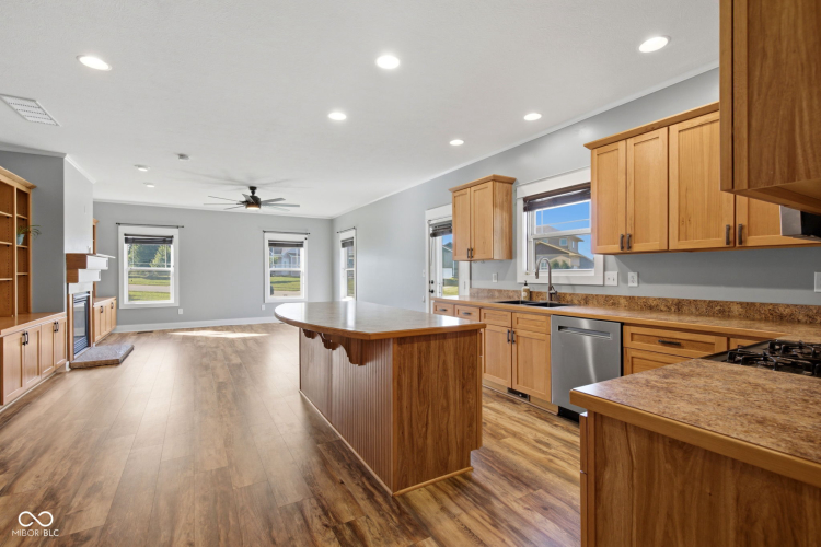 Listing Image 18