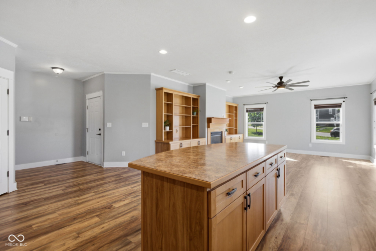 Listing Image 23