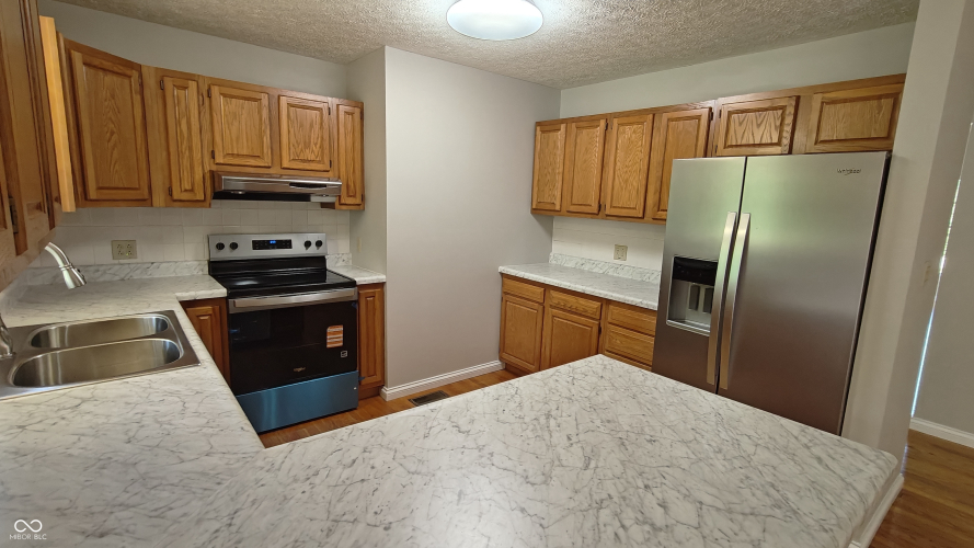 Listing Image 17