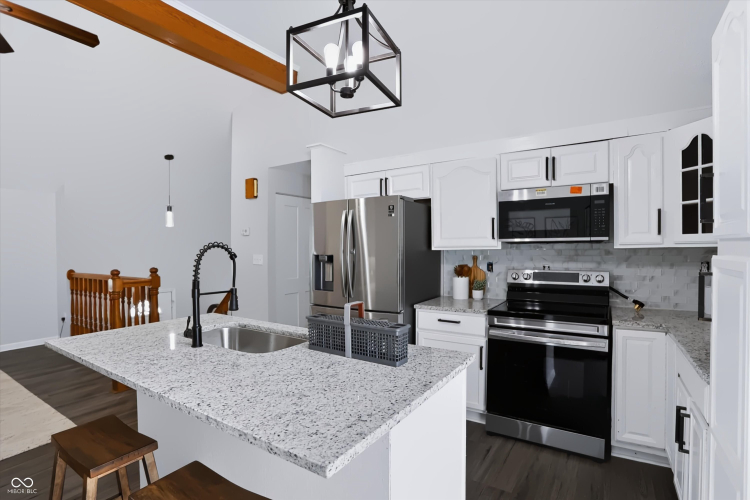 Listing Image 7