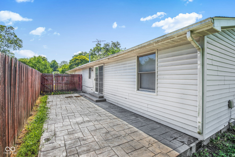 Listing Image 32