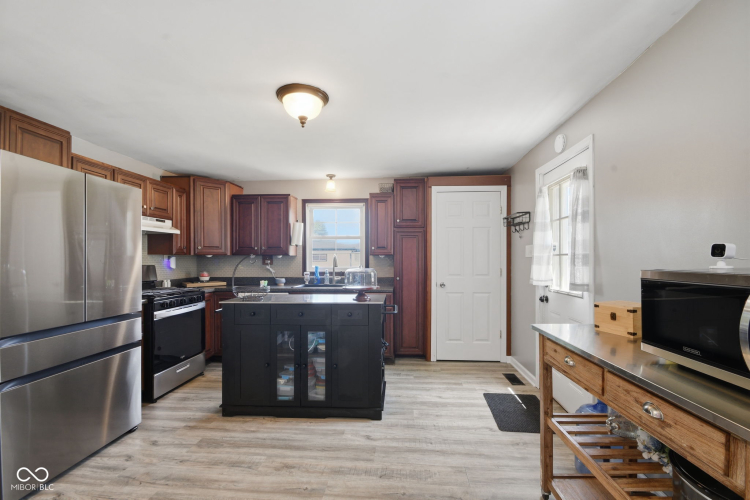 Listing Image 17