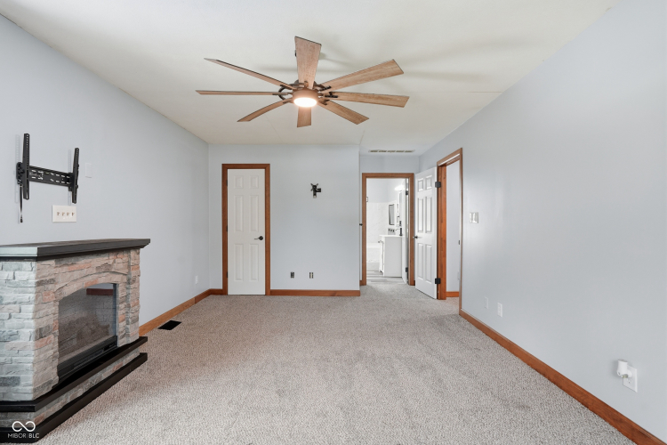 Listing Image 24