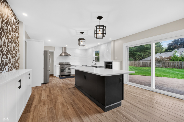 Listing Image 13