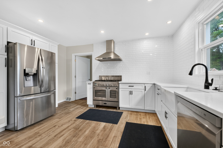 Listing Image 15