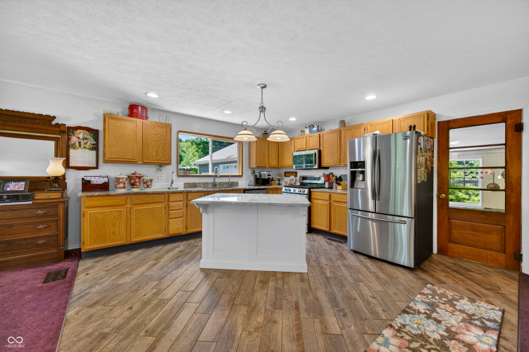 Listing Image 13