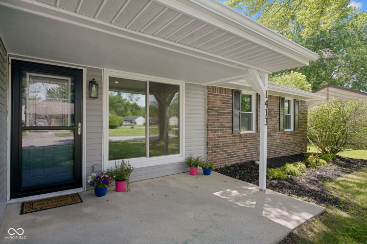 Listing Image 4