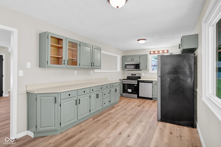Listing Image 10