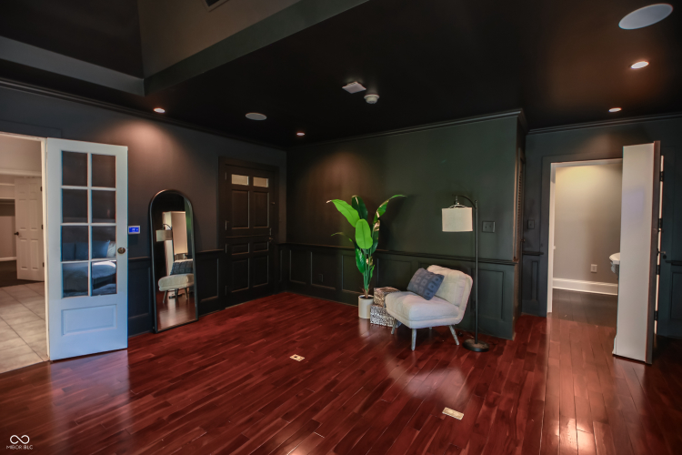 Listing Image 112