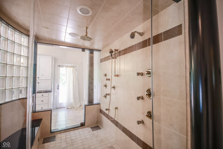 Listing Image 115